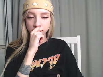 girl cam all day nearsaturn image #2408562