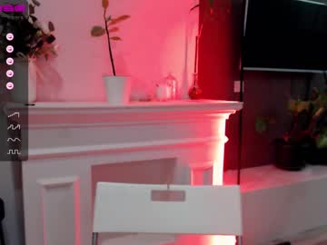 girl cam all day small_blondee image #2646867