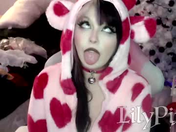 girl cam all day lilypixel image #3413110
