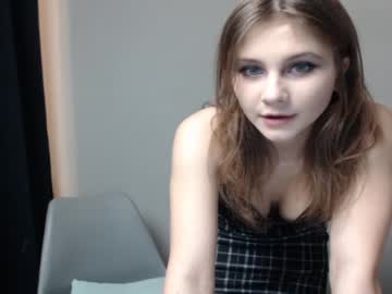 girl cam all day relax_nina image #524390