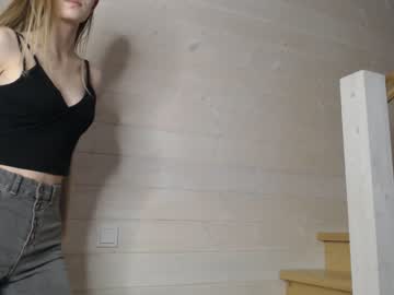 girl cam all day princess__aurora image #3697125