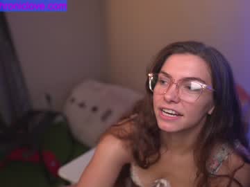 girl cam all day chroniclove image #2195528