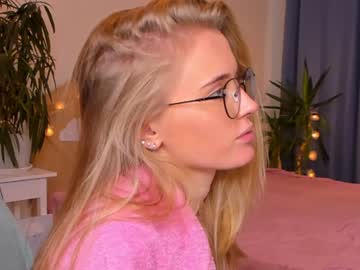 girl cam all day linellali image #2664207