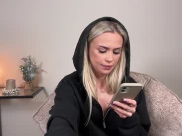 girl cam all day julia_rle image #8498365