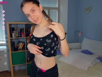 girl cam all day youne_and_beautiful image #4223021