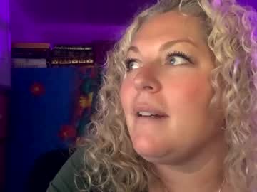girl cam all day boyzenberrykush image #3679967