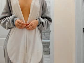 girl cam all day emilybatee image #3927368