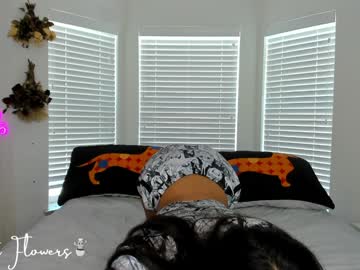 girl cam all day violetttflowers image #9379450