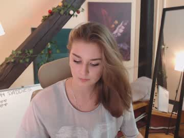 girl cam all day abi_i image #2528352