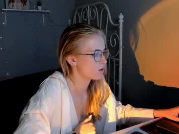 girl cam all day linellali image #2463894