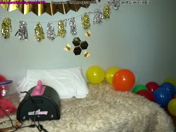 girl cam all day 19honeysuckle image #5078929