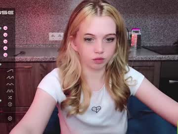 girl cam all day small_blondee image #4269443
