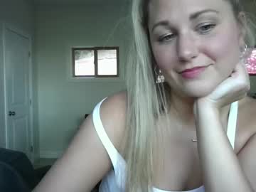 girl cam all day piercedgamer image #4736683
