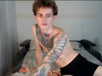 couple cam all day bee_sting image #785225