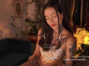 girl cam all day effylowell_ image #6222754