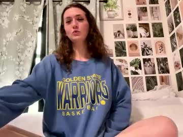 girl cam all day kylieexoxoxo2432 image #9319673