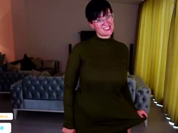 girl cam all day curvyjules69 image #4403669