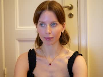 girl cam all day ellaa91 image #3144914