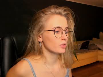 girl cam all day linellali image #2966080