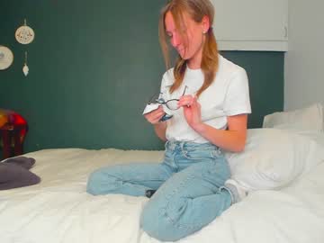 girl cam all day innocentprovenguilty image #3485106