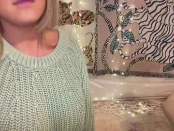 girl cam all day ari_02 image #5231625