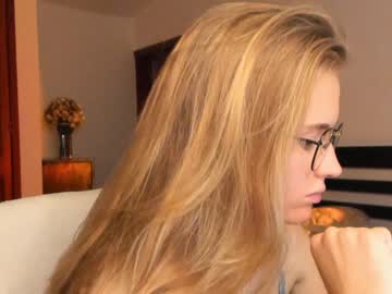 girl cam all day linellali image #3090437