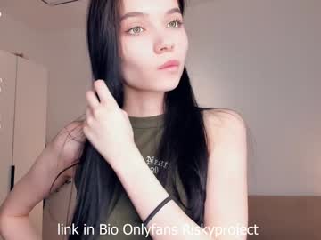 girl cam all day riskyproject image #9654810
