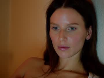 girl cam all day ellaa91 image #2859219