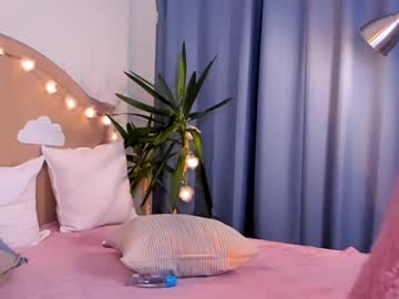 girl cam all day linellali image #2715008