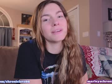 girl cam all day chroniclove image #5812956