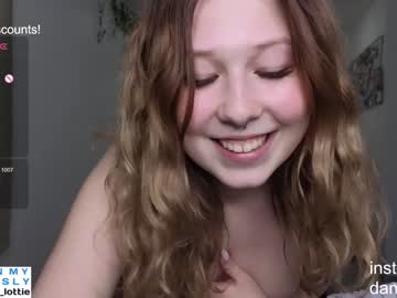 girl cam all day lottie_shine image #6818678