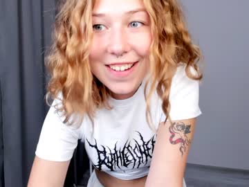 girl cam all day lottie_shine image #2728795