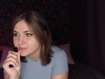 couple cam all day milk_slice image #5345273