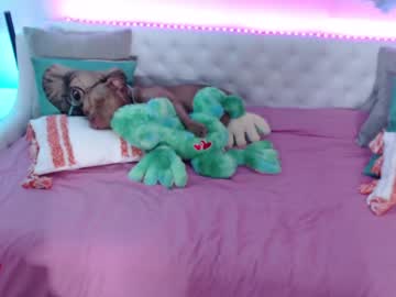 girl cam all day holihurricane image #4121562