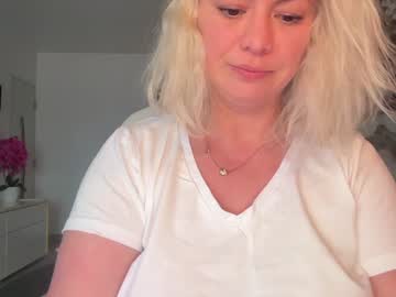 girl cam all day kiradivine image #9124406
