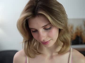 girl cam all day refined_style image #7785578