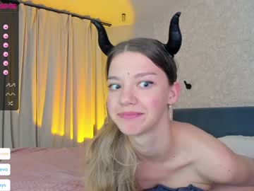 girl cam all day coyness_geneva image #5579944