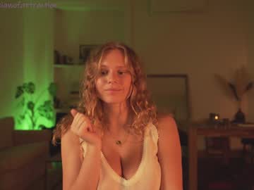 girl cam all day thelawofattraction image #419858