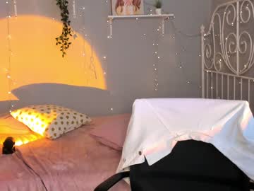 girl cam all day linellali image #2483916
