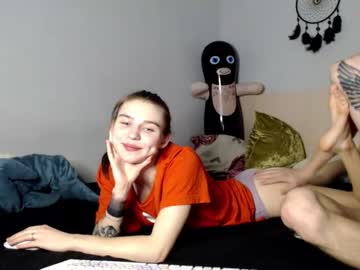 couple cam all day bee_sting image #1345967