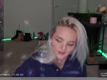 girl cam all day petitebrat image #6176707