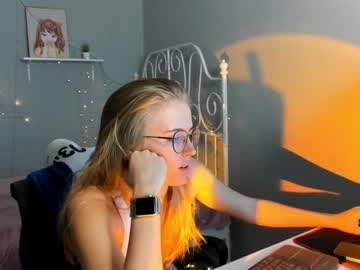 girl cam all day linellali image #2476701