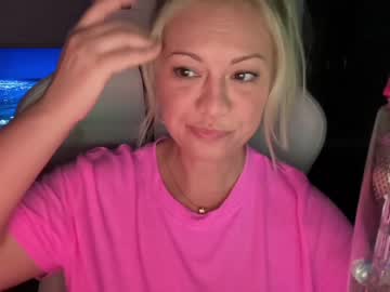 girl cam all day kiradivine image #4219342