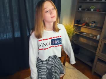girl cam all day summer_bird image #4429618