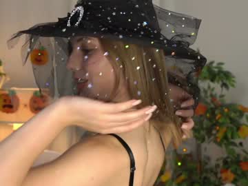 girl cam all day refined_style image #8167376