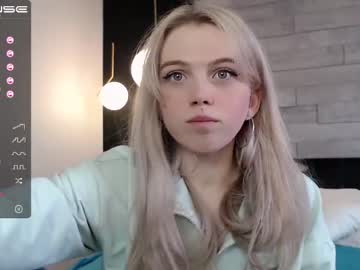 girl cam all day small_blondee image #1634390