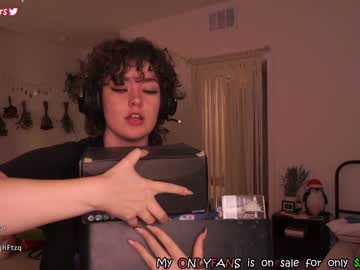 girl cam all day evelynpiers image #3314775