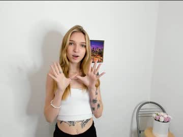 girl cam all day nobarbie image #5099037