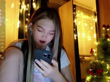 girl cam all day small_blondee image #5983797