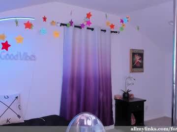 girl cam all day foxy_gamer image #4814966